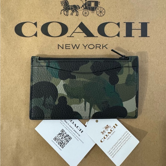 🦖Coach Zip Card Case With Camo Print - Picture 5 of 9